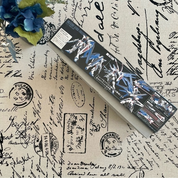 NWT Bandai Hobby Gundam HGCE ZGMF-X10A Freedom Gundam HG 1/144 Scale Model Kit - Picture 7 of 12